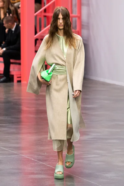 Look 7